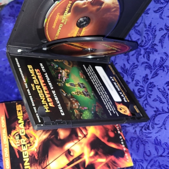 The Hunger Games 2-Disc DVD [Widescreen] - Picture 5 of 9